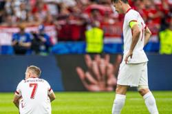 爱游戏网站入口-包含波兰队上演逆袭，晋级欧州足球杯半决赛的词条