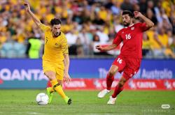 爱游戏娱乐-亚洲球队新人爆发，迅速成为球队中的核心力量