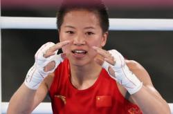 运动赛场，女选手们勇往直前的简单介绍