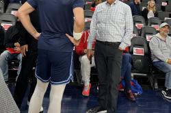 爱游戏投注-快船客场逆转胜灰熊，迎来九连胜