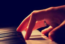 科隆客场遭遇挫败，弗赖堡连胜开启主场之旅，科隆对莱比锡聚胜顽球汇