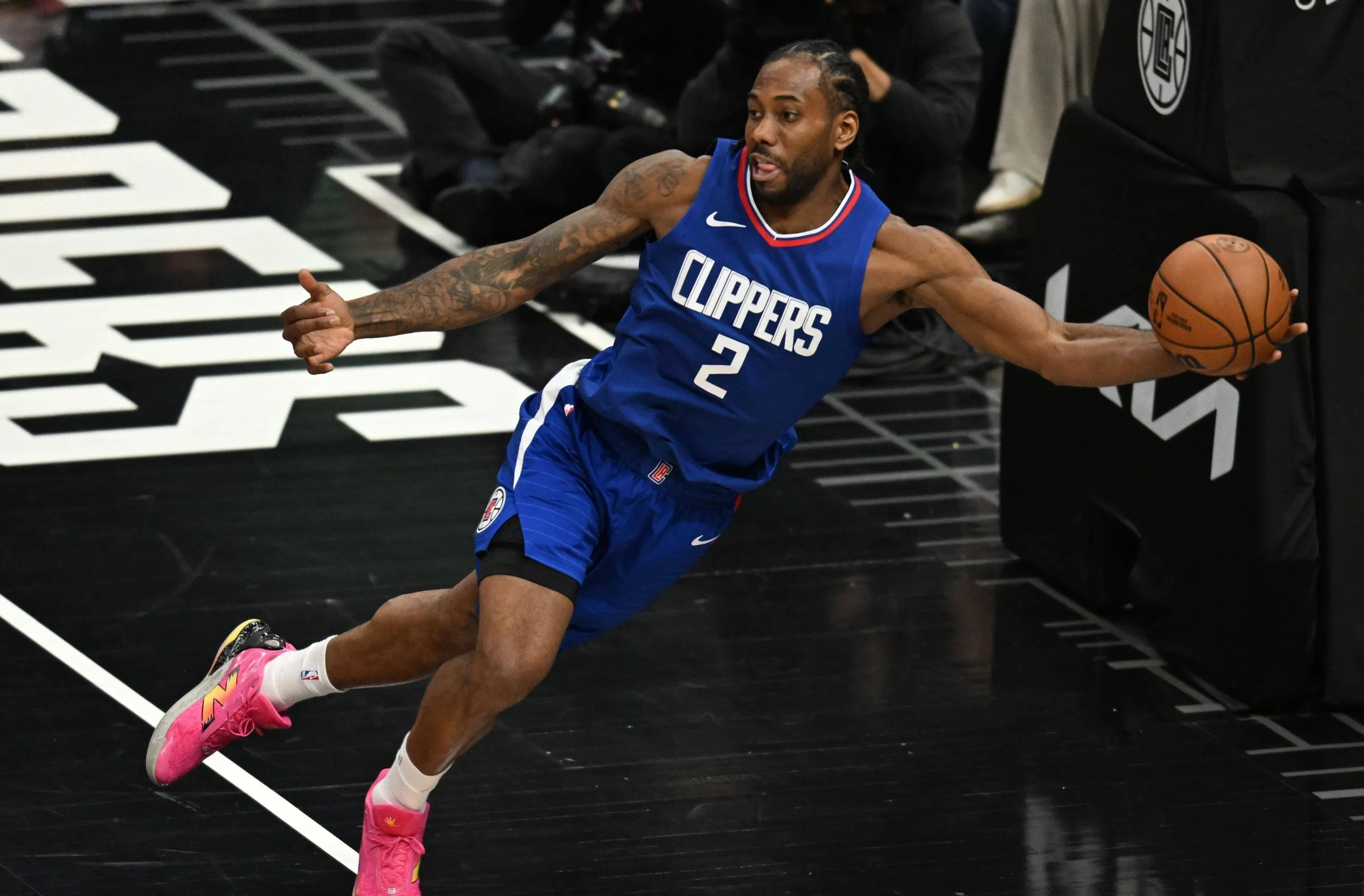 快船胜马刺不变,莱昂纳德关键时刻稳定表现的简单介绍 快船胜马刺不变,莱昂纳德关键时刻稳定表现的简单介绍