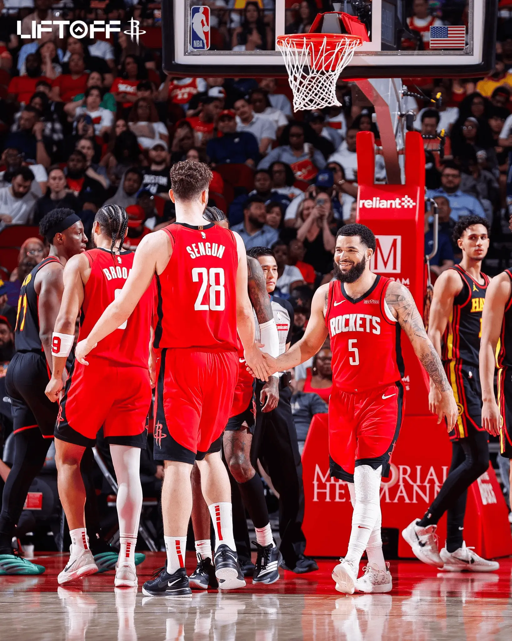 雷霆战胜勇士，阿伦-沃德发挥精彩