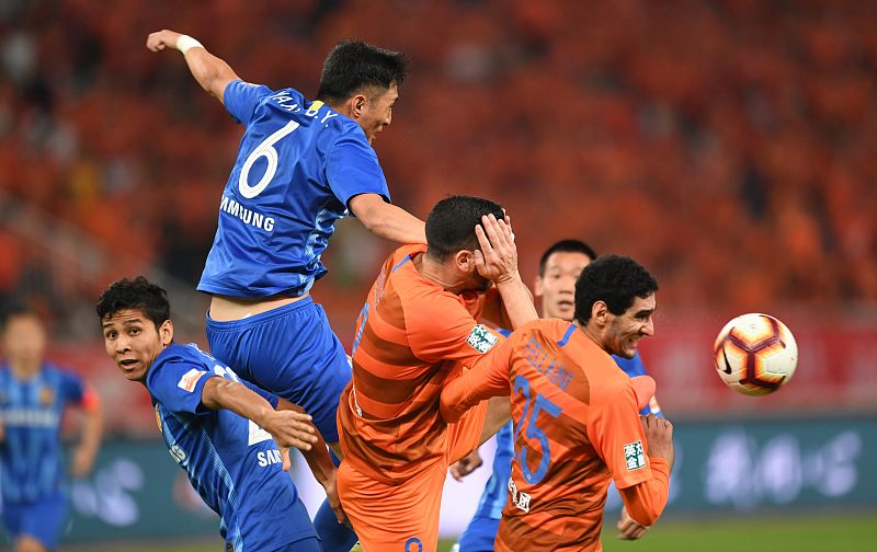 包含苏宁挑战鲁能，双雄对决看点十足，谁能笑到最后的词条