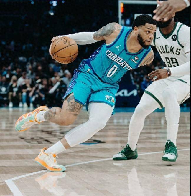 雄鹿轻取黄蜂，字母哥分继续领跑得分榜的简单介绍