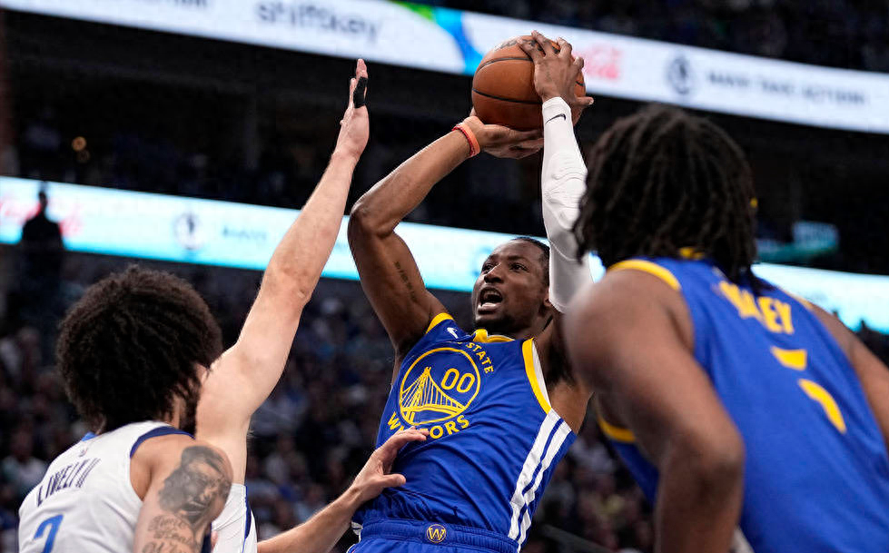 勇士客场负于小牛,陷入失败深渊迅速调整! 勇士客场负于小牛,陷入失败深渊迅速调整!