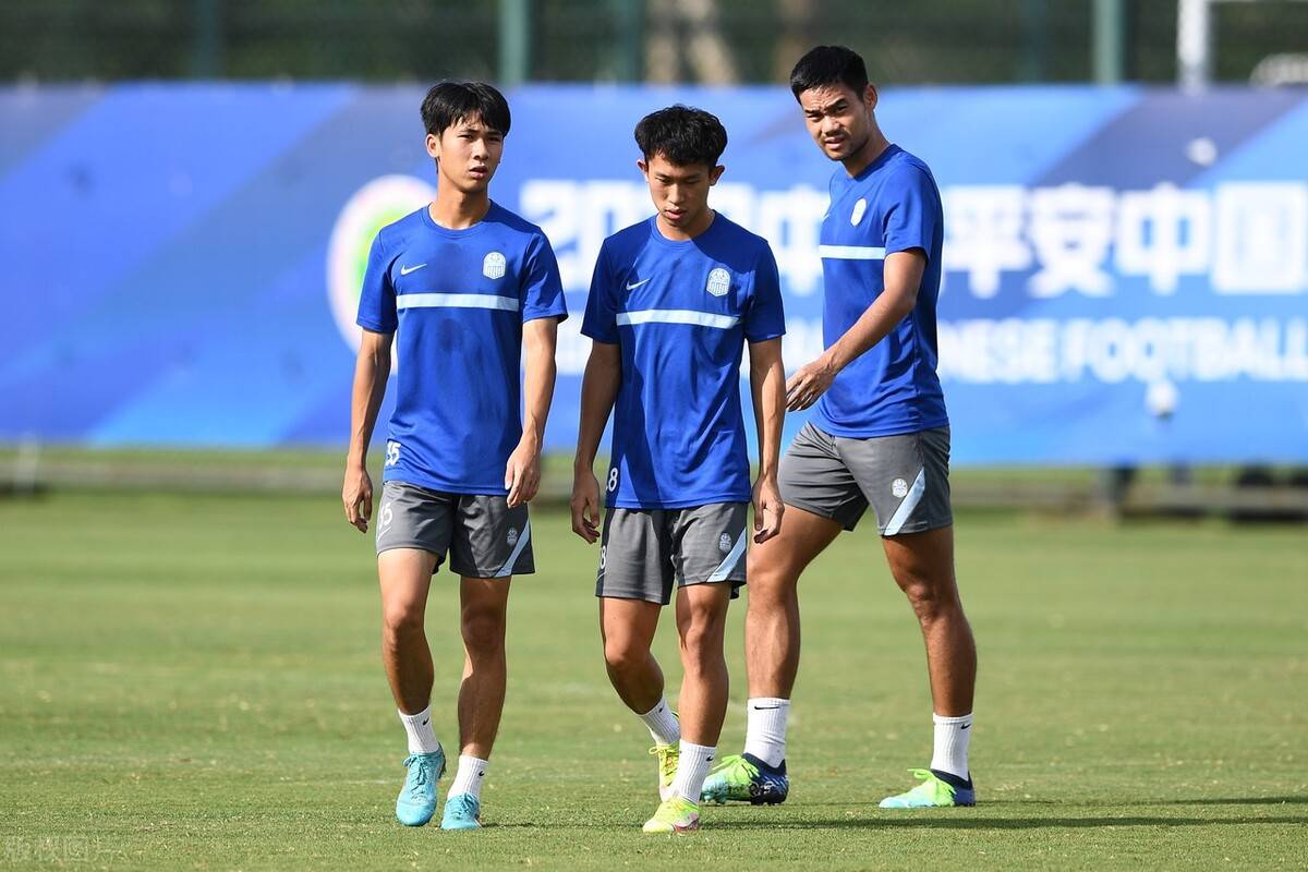 包含上海队队员团结一致,继续强势发力争胜的词条 包含上海队队员团结一致,继续强势发力争胜的词条