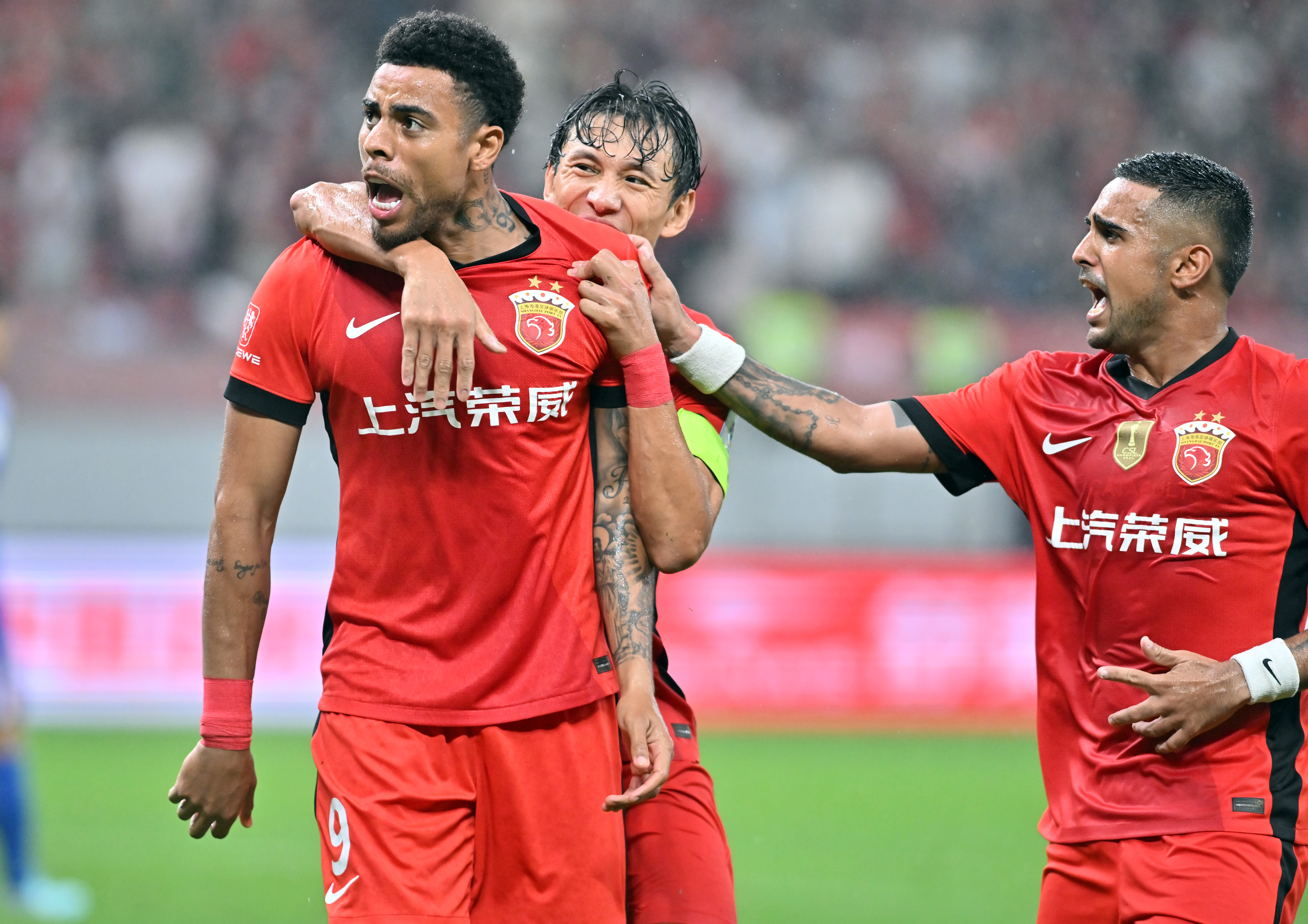 关于上海上港防守坚固,力保不败的信息 关于上海上港防守坚固,力保不败的信息