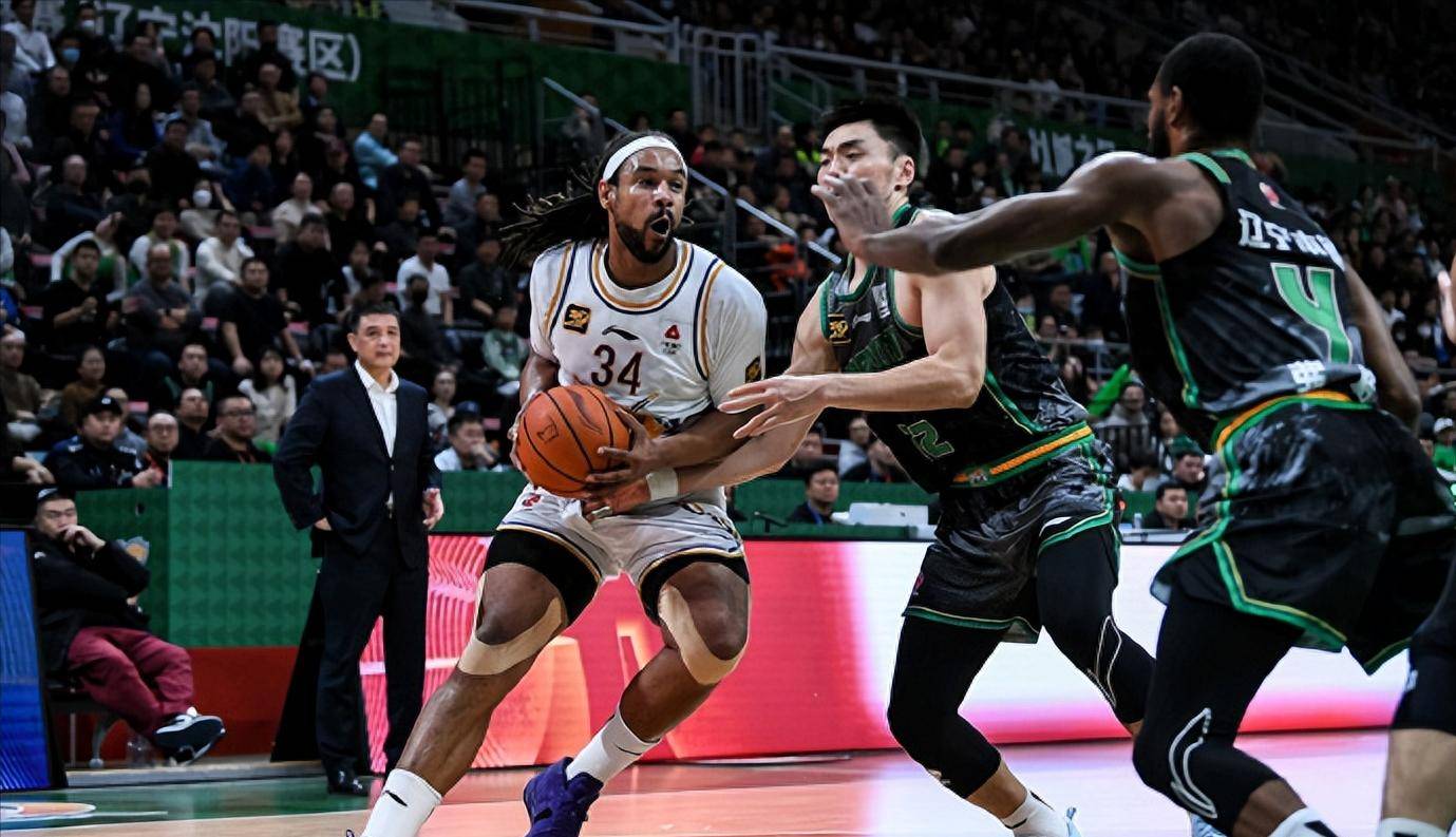 球队新装备正式亮相，备战新赛季