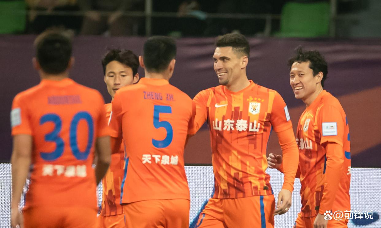 球队新装备正式亮相，备战新赛季