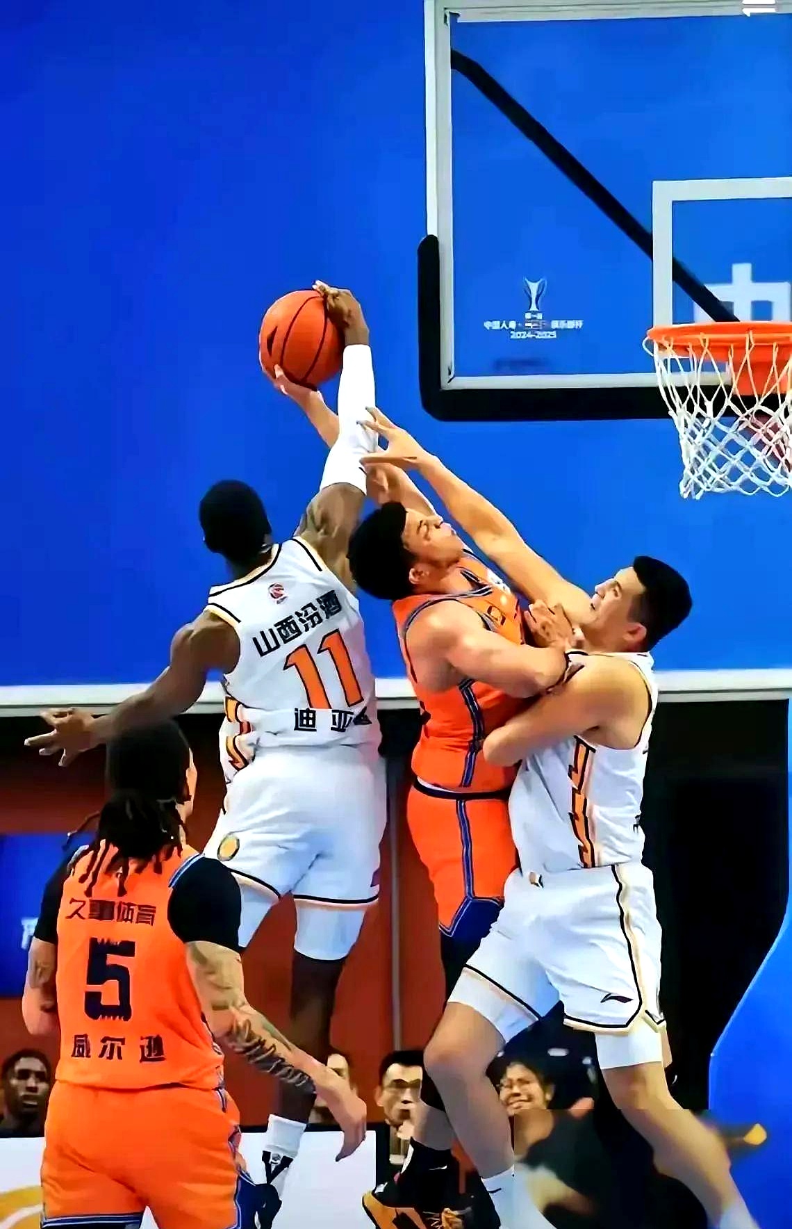 山西男篮实现惊天逆转，战胜强敌