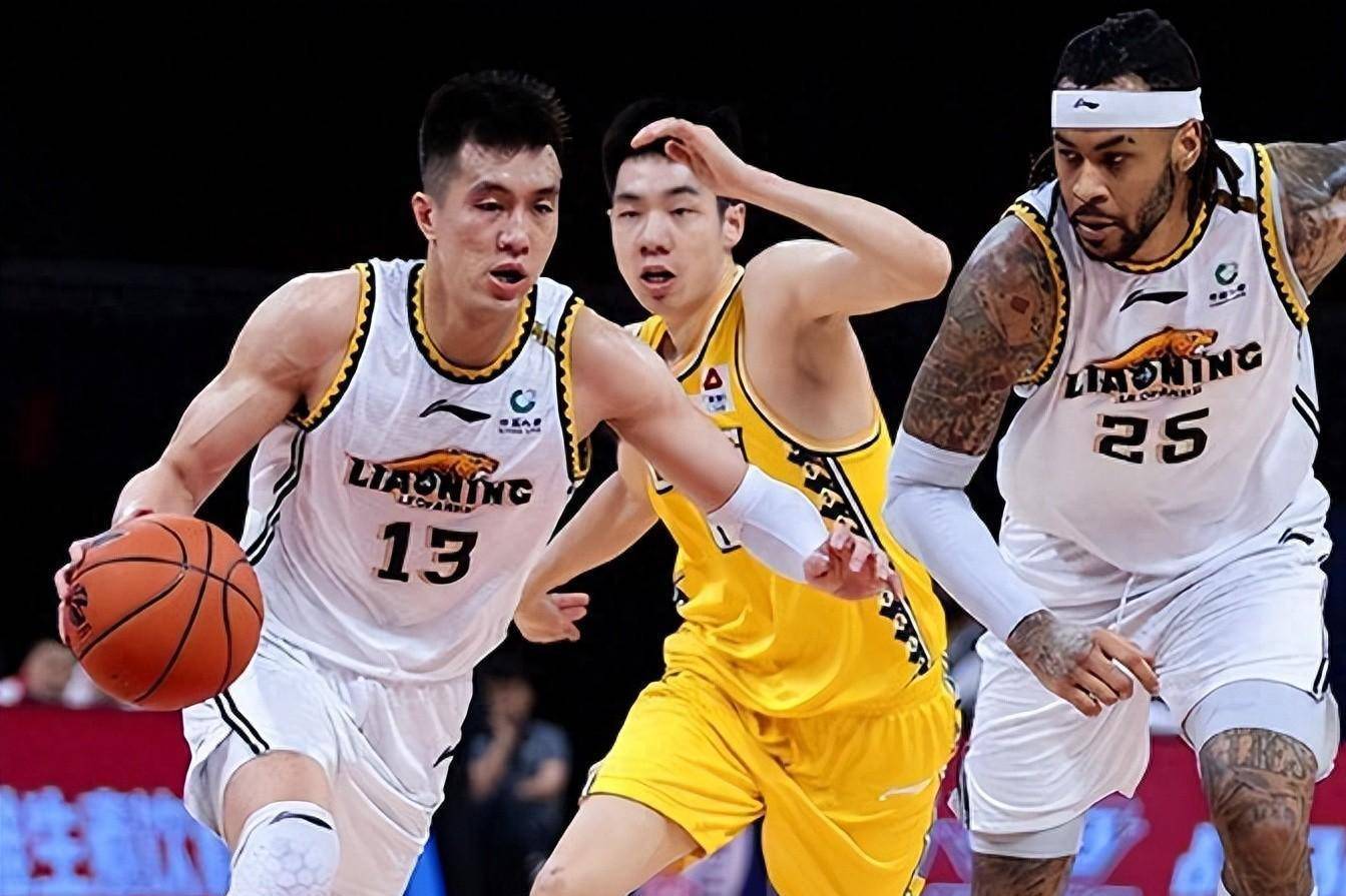 辽宁队主场击败山西队，稳居不败之地