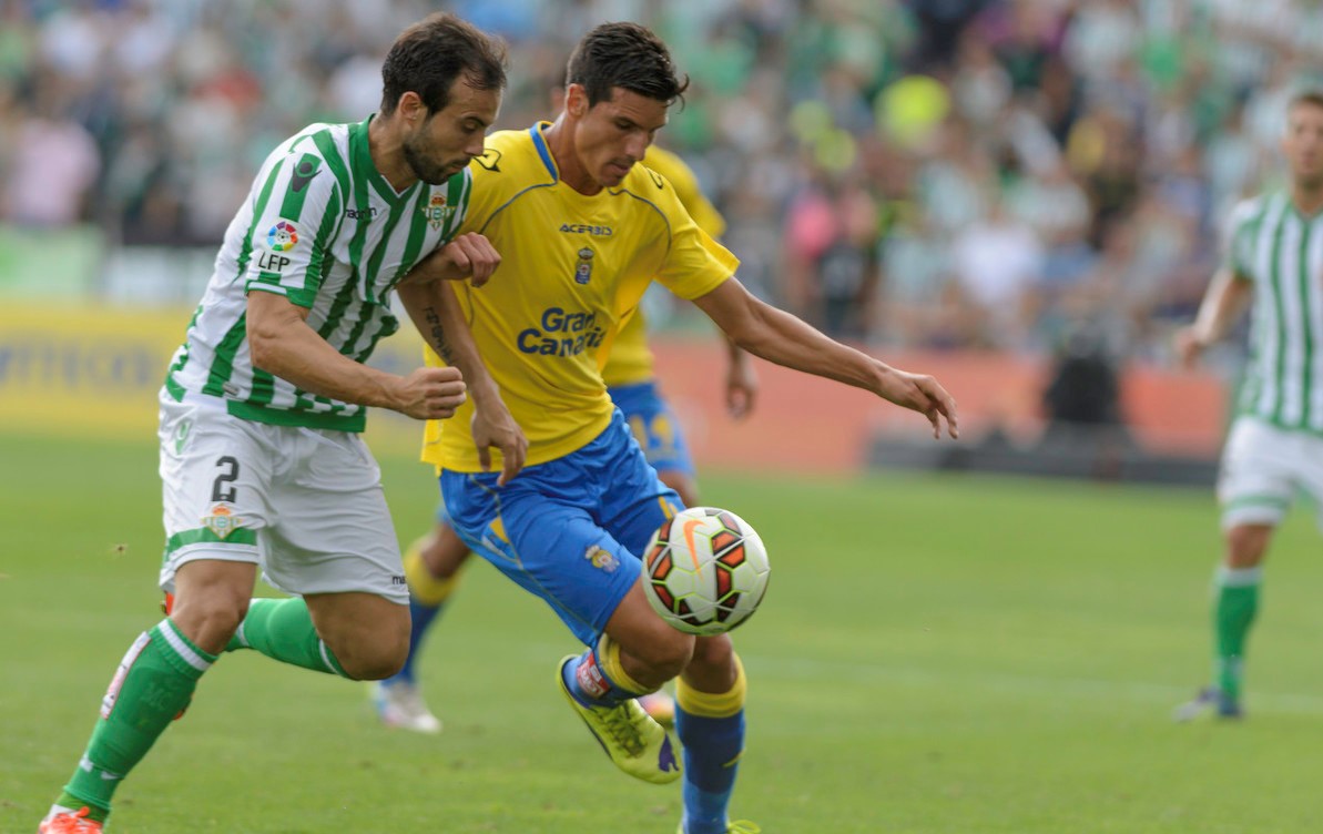 包含法兰克福遭遇惨败，战绩无力回天的词条